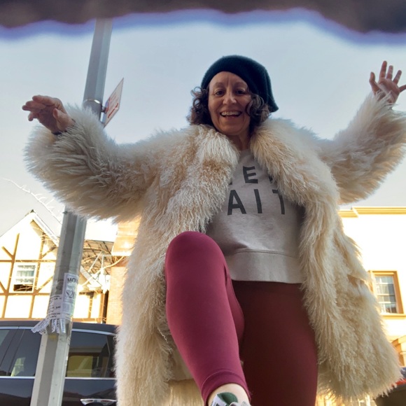 Meet your Posher, Anne - Picture 7 of 8